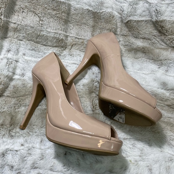 Drash Beige heels size 10 - Picture 1 of 6
